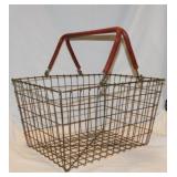 Vintage wire Market shopping basket - Metal store
