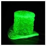 Fenton vaseline uranium glass Daisy & Button