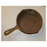 Cast iron 3 notch Lodge skillet #5 w/ heat ring