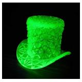 Fenton vaseline uranium glass Daisy & Button