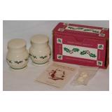 New 1998 Longaberger Pottery Traditional Holly