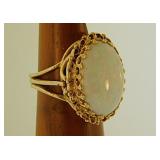 14K yellow gold opal cabachon dinner ring, size 7