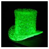 Fenton vaseline uranium glass Daisy & Button