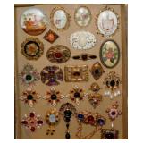 Vintage brooch pins: Hand painted porcelain -