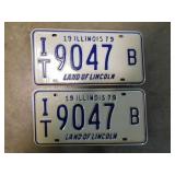 2 new pair 1979 embossed metal Illinois Dealer In