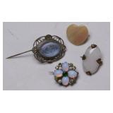 4 vintage brooches pins - Elizabeth Taylor