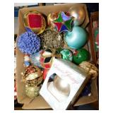 Vintage & modern Christmas ornaments: Lamon House