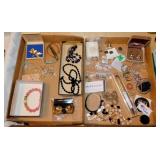 Ladies costume jewelry: Necklaces - Pins -