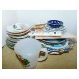 Domestic & foreign souvenir trinkets: Plates -