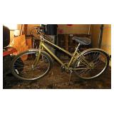 Schwinn ladies bicycle bike w/ Bell Comfort seat
