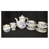 Pfaltzgraff Yorktowne blue: Teapot w/ lid -