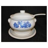 Pfaltzgraff Yorktowne blue soup tureen w/ lid,