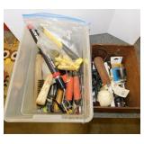 Sonic Scrubber w/ accessories - Household tools