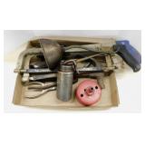 Vintage tools: Oil cans - Hacksaws - C-Clamps -