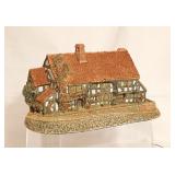David Winter The Crown Inn cottage, 6" long
