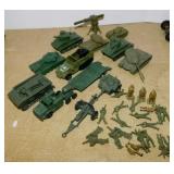 Vintage military vehicles & soldiers: Dinky Toys