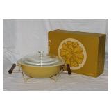 New 1968 Pyrex Pineapple promo 2 qt. casserole w/