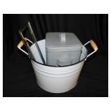 Enamelware bucket - Laundry pod tin -