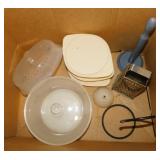 3 collapsible food storage bowls w/ lids -