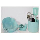 Pastel turquoise stoneware home dï¿½cor -