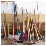 Long handled tools: Railroad pry bars - Sledge