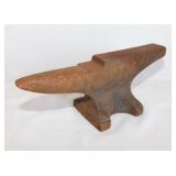 Cast iron anvil, 7" long