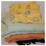 5 Fleece blankets & throws