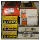 8 railroad train cars in box: Rivarossi - Con-Cor