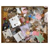 Pierced & clip-on earrings