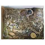 Costume jewelry: Bracelets - Necklaces & more