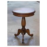 Colonial style pedestal plant stand accent table