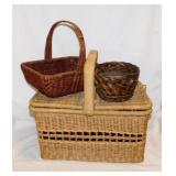 3 Wicker baskets: double door picnic basket -