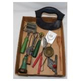 Antique kitchen hand tools: Noodle cutter -