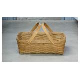 Rare 1985 Longaberger market basket,