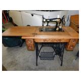 Antique Singer treadle sewing machine, works