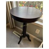 Dark Stained Round Traditional Accent Table,