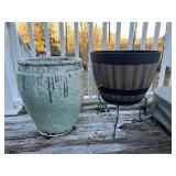 20' Barrel- Style Plant Pot with Stand, 18'