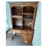 Beautiful Oak Desk with Hutch, Measures: 49"W x