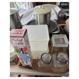 4 glass canisters with lids, pair of square 8ï¿½