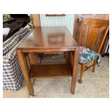 Beautiful office desk with chair, Measures: 42ï¿½W