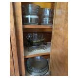 Pyrex bowls, glass serving bowls and 6 round
