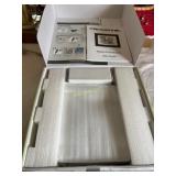 10 Photo albums, 2 digital picture frames, photo