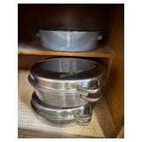2 speckled oval roasting pans with lids, 2