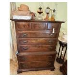 Ethan Allen chest of drawers, Mahogany, Measures: