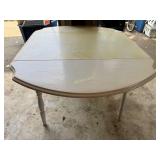 White drop leaf kitchen table, Measures: 45 x 36