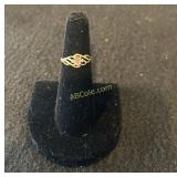 10 K Gold Ring with Stones, 1.3g