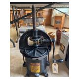 Enterprise sausage stuffing land fruit press,