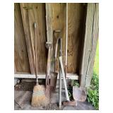 Hand tool lot- 4 shovels, splitting maul, cain