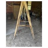 2- 6' wooden ladders