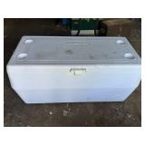 Rubbermaid boat ice chest, Measures: 42' x 19' x